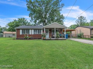 720 Glengarry Dr, Fairdale, KY 40118