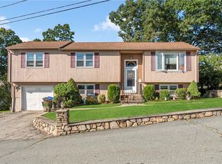 113 Jacksonia Dr, North Providence, RI 02911