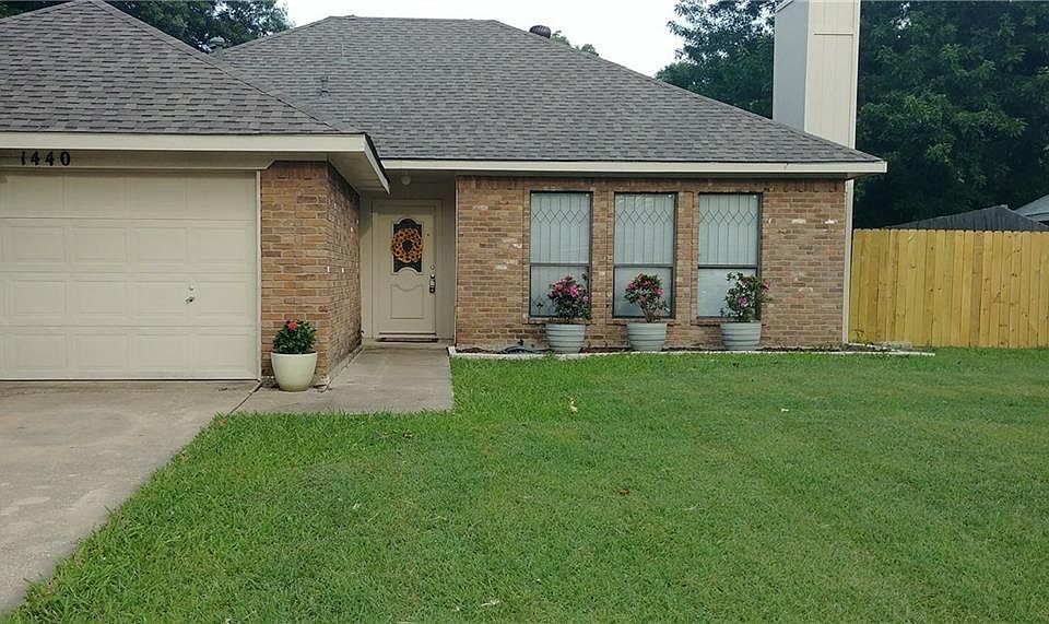 1st image of 1440 Camelia Dr