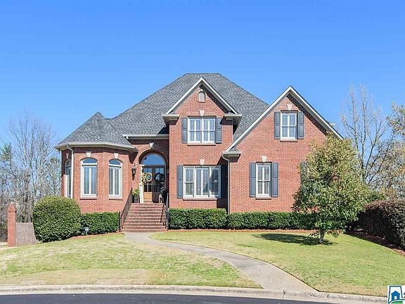 2nd image of 3834 Carisbrooke Dr