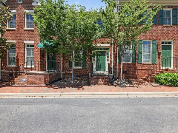 704 Parkham Ln, Raleigh, NC 27603