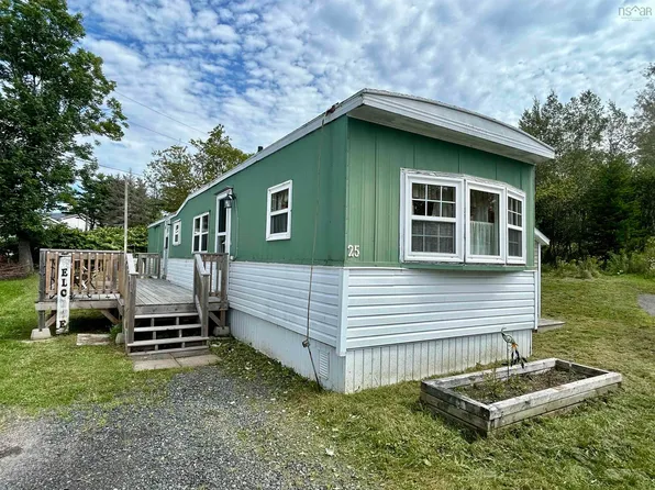 25 King St, Trenton, NS B0K 1X0