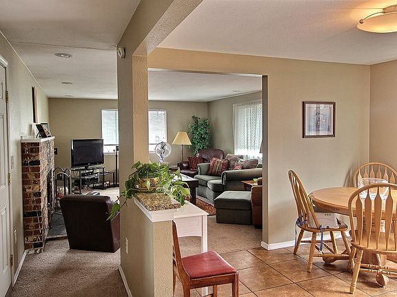 4th image of 20515 78th Ave E