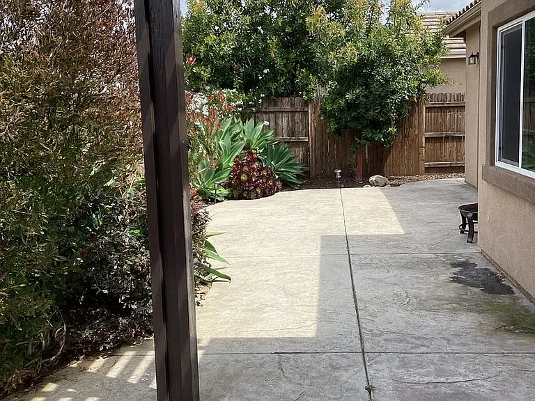 305 Hampton Dr — Photo 34