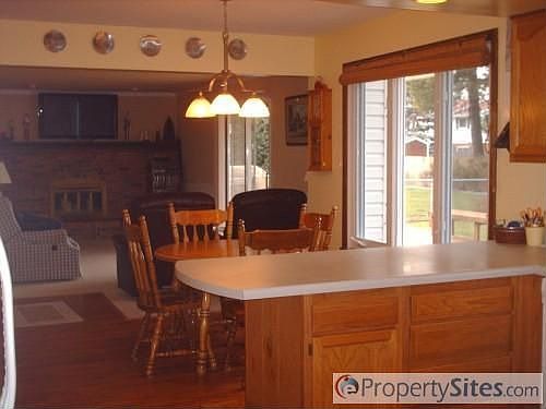 4th image of 793 Cranbrook Dr