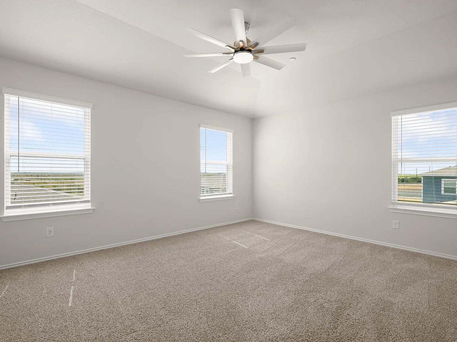 3 bed, 2.5 bath, 1713 sqft, $2,250 — Photo 4