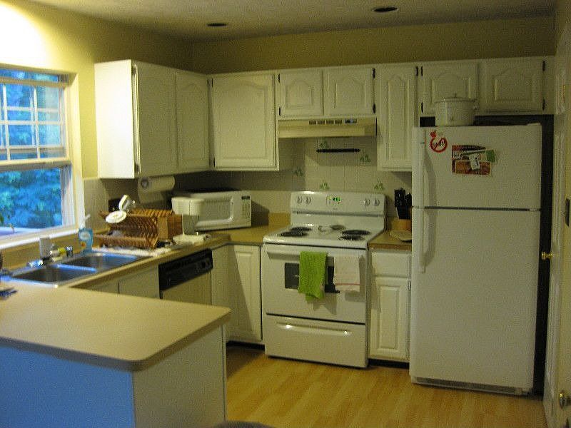 2nd image of 2158 Commissary Cir
