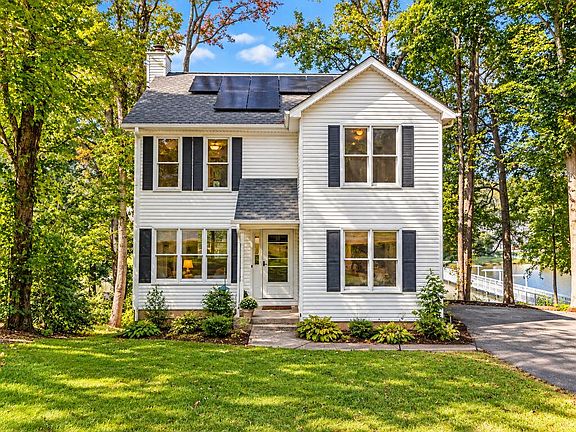 2nd image of 220 Loblolly Cir