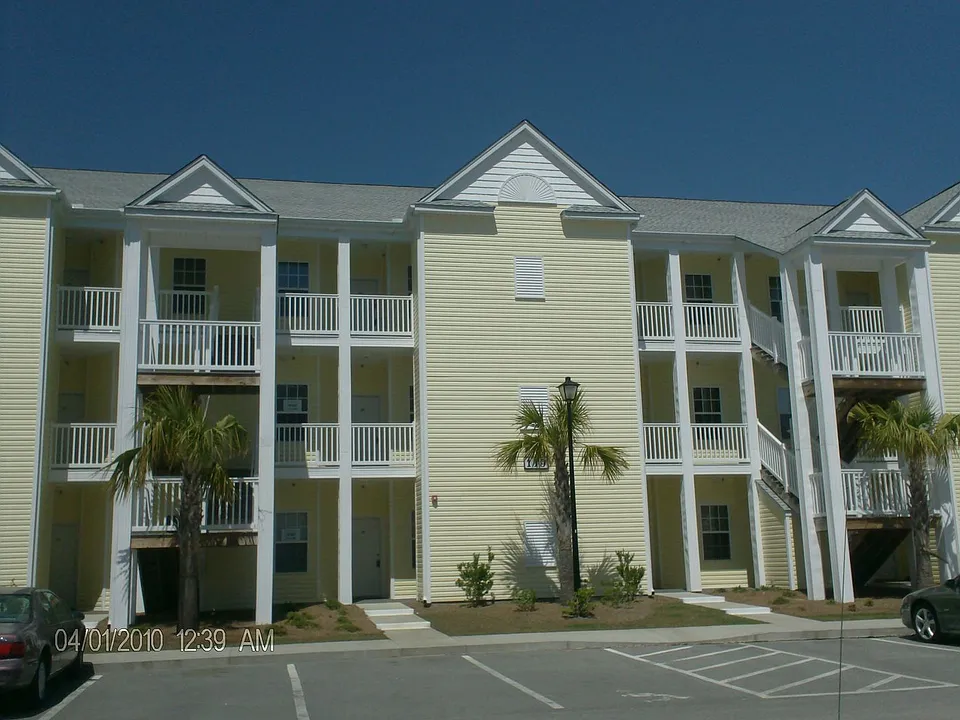 119 Fountain Pointe Ln #201