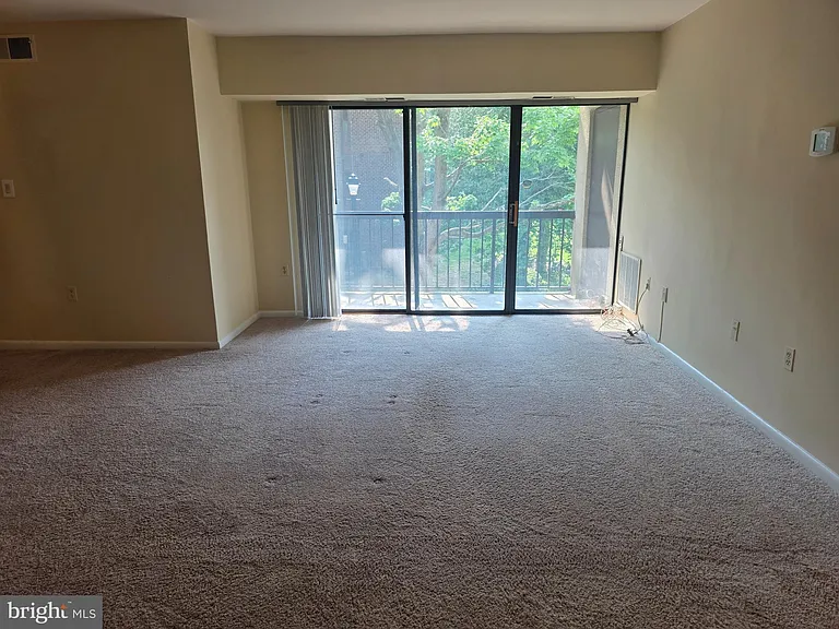 15609 Dorset Rd #201 — Photo 6