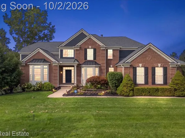 51328 Plymouth Valley Dr, Plymouth, MI 48170