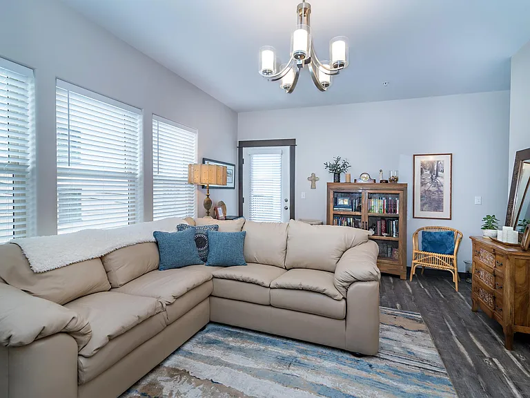304 W 5th Ave #10 — Photo 13