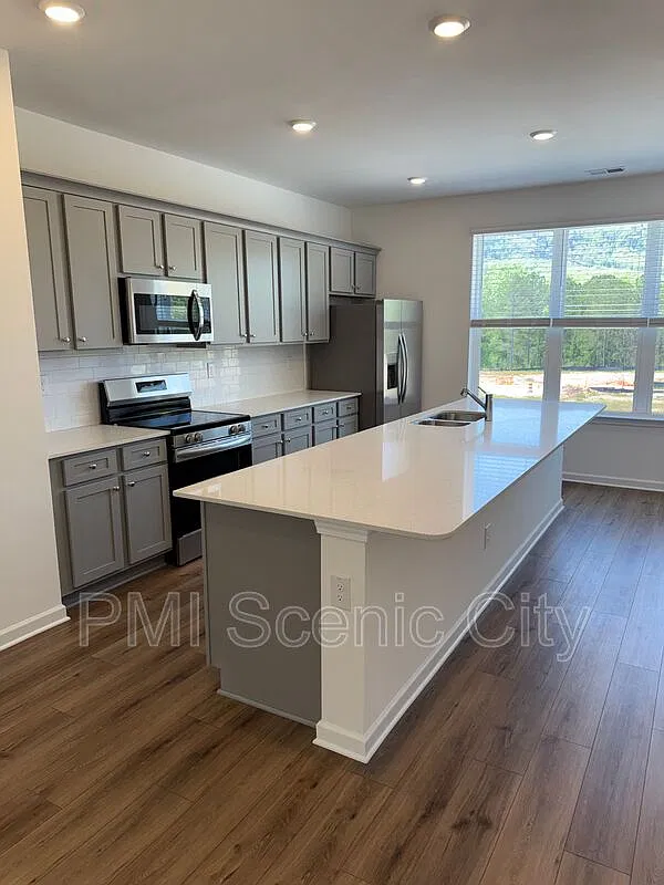 3 bed, 3.5 bath, 1463 sqft, $2,399 — Photo 1