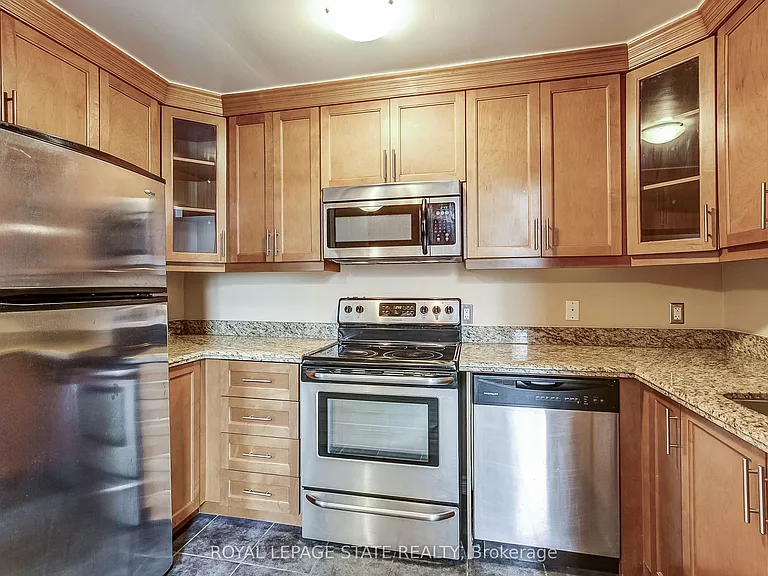 80 King William St #214 — Photo 11