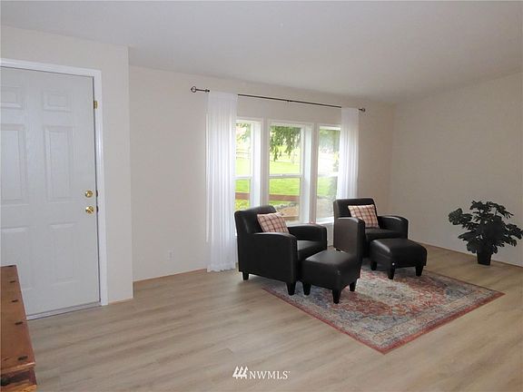 4th image of 2445 W Edgewood Drive