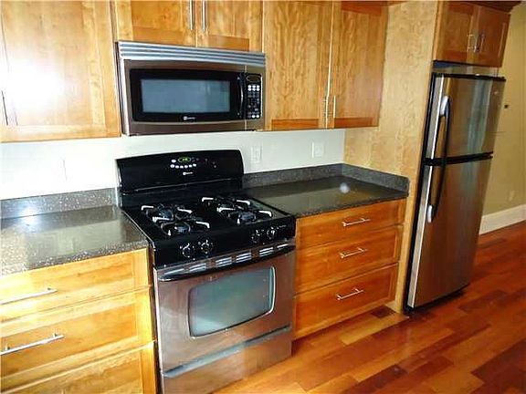 3rd image of 1093 Delaware Ave APT 4
