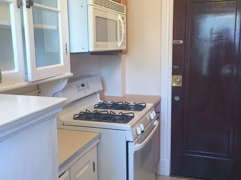 73 Fenno St #1B — Photo 9