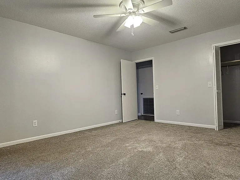 605 Melbourne Dr — Photo 13