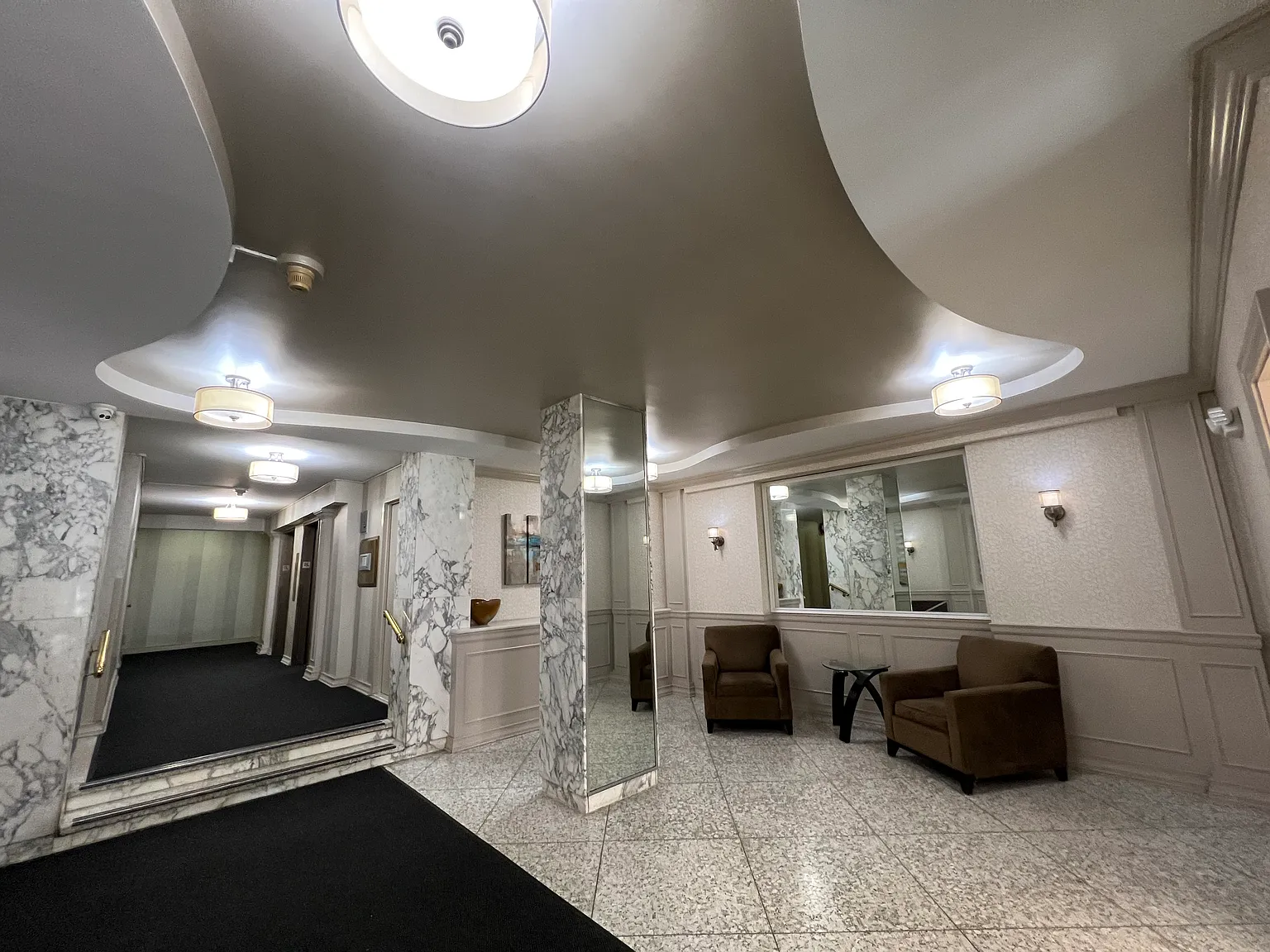 1 bed, 802 sqft, $2,600 — Photo 2