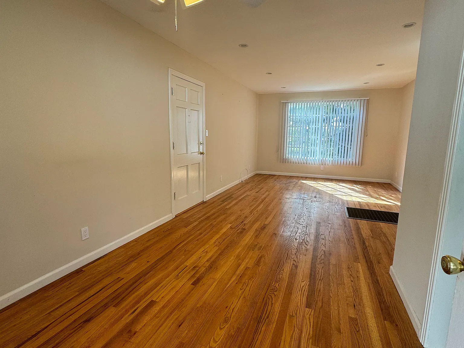 1808 Grevelia St — Photo 3