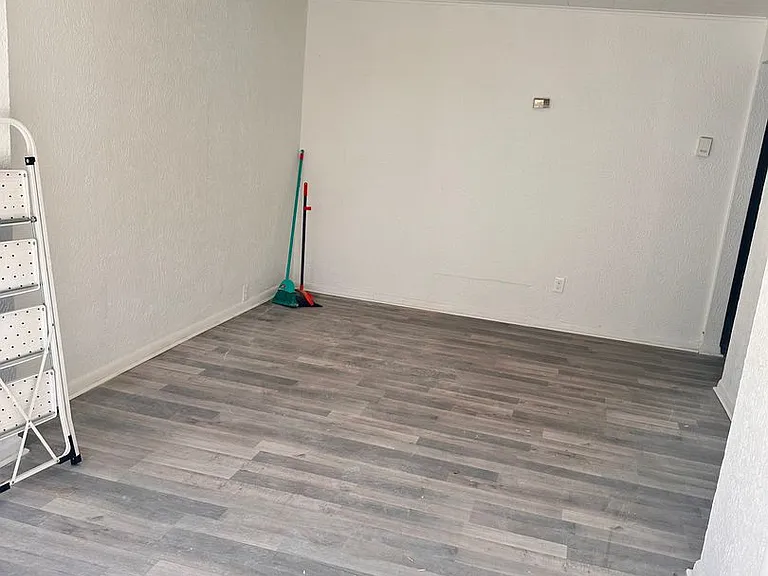 5023 Walnut Street — Photo 23