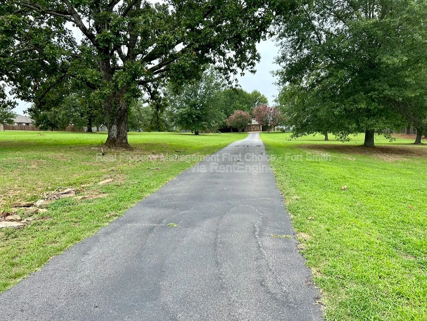 4 bed, 3.5 bath, 2520 sqft, $2,000 — Photo 4