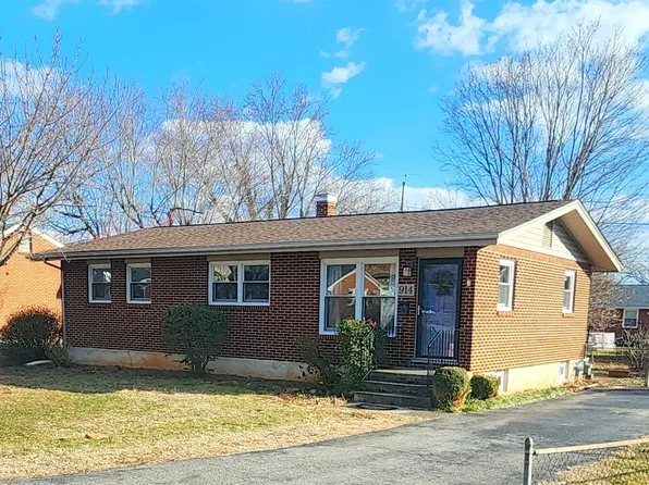 914 Fairhurst Dr, Roanoke, VA 24012