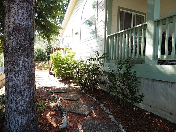2nd image of 1393 N Nutmeg St