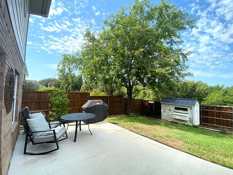 2125 Columbia Dr — Photo 33