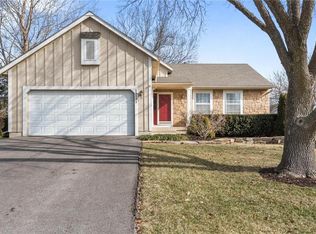 13131 S Raintree Dr, Olathe, KS 66062