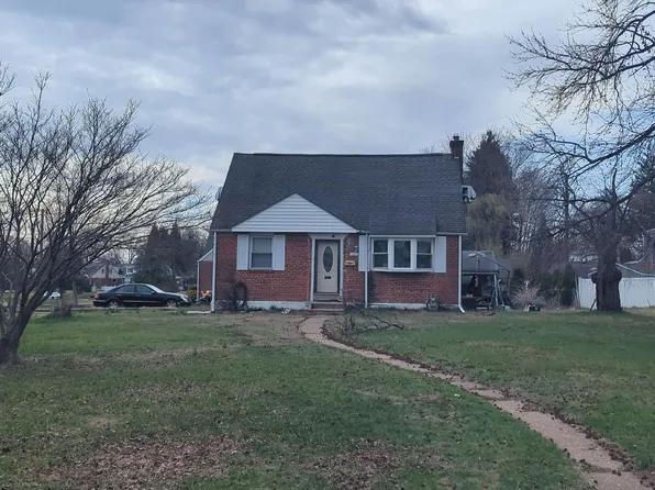 101 Newington Dr, Hatboro, PA 19040