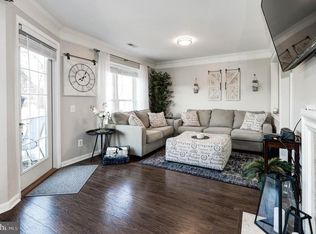 46880 Clarion Ter APT 200, Sterling, VA 20164