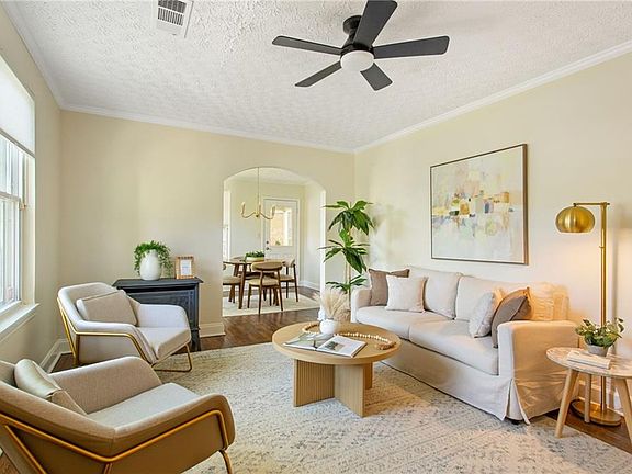 3rd image of 2529 Amelia Ave