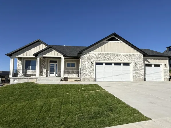 967 E 200 S, Hyde Park, UT 84318