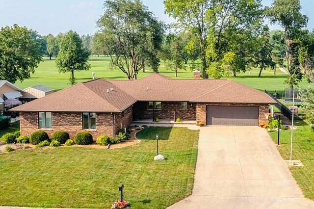 1209 Country Club Dr