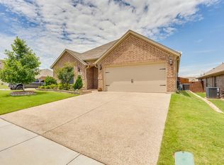 3001 Waterfall Dr, Fort Worth, TX 76177