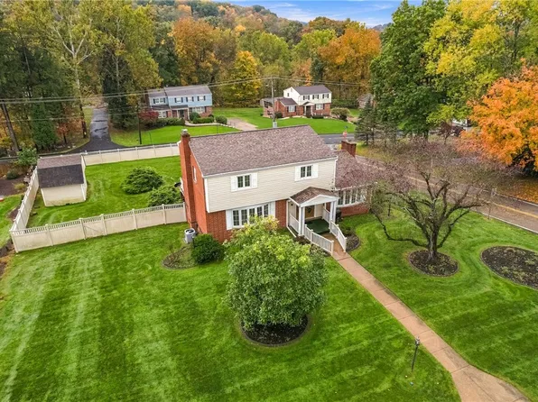 3700 Gleneagle Dr, Murrysville, PA 15668