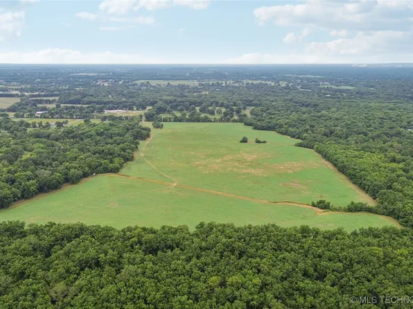 9251 E 470th Rd, Claremore, OK 74017