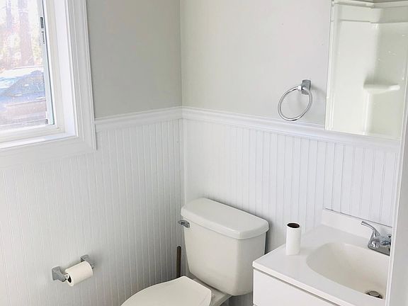 3rd image of 2560 C St