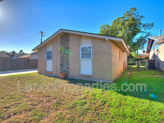 2nd image of 1420 N Bradley Ave