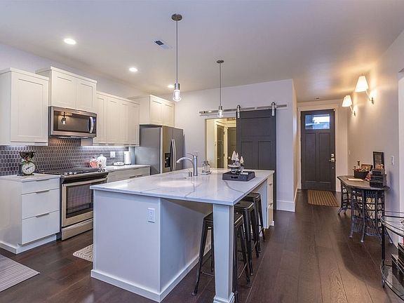 5th image of 24424 E Pinnacle Ct #1