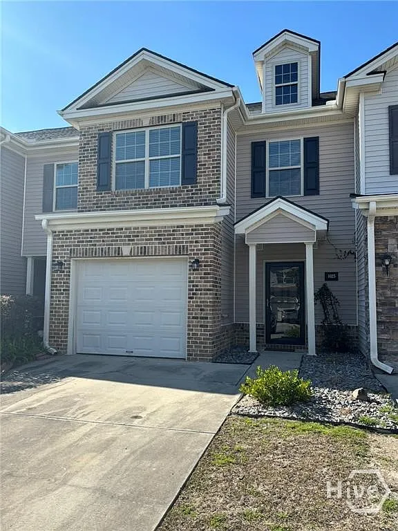 3 bed, 2.5 bath, 1588 sqft, $1,800 — Photo 1