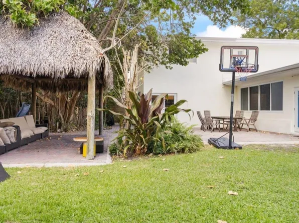 688 Fernwood Rd, Key Biscayne, FL 33149