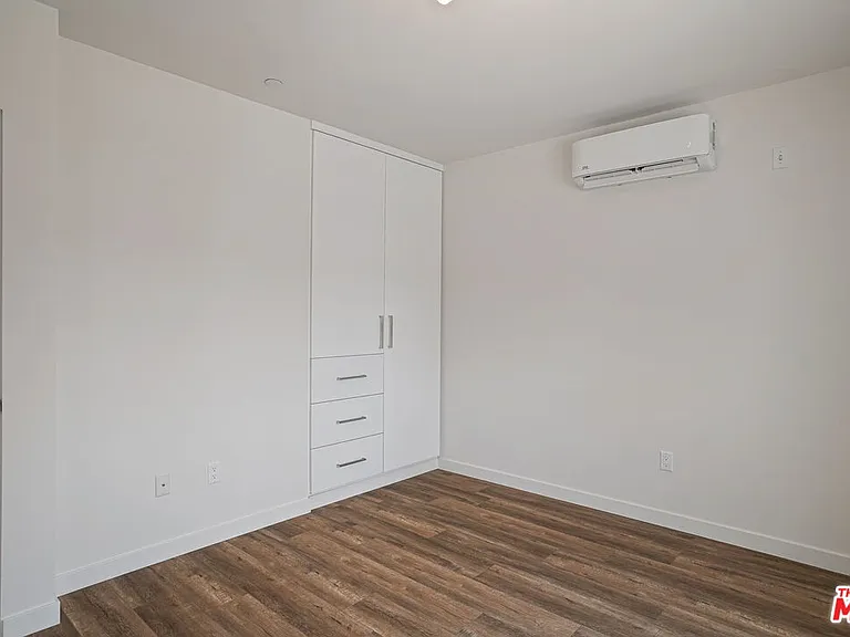 1166 S Cochran Ave #2 — Photo 15