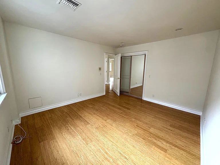2334 Benedict Canyon Dr — Photo 31