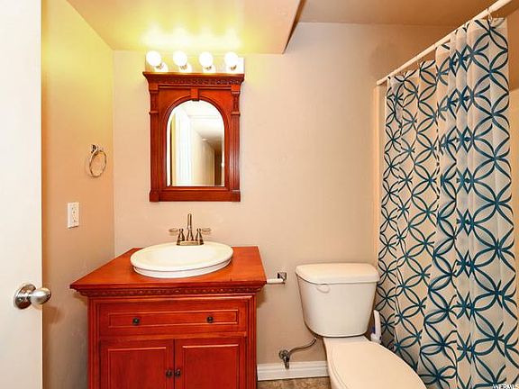 4th image of 1892 N Goldenrod Way W