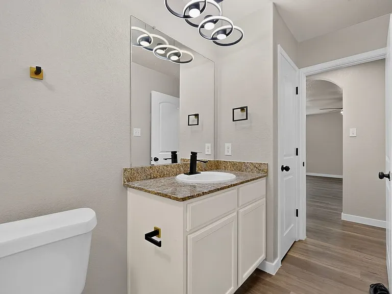 15018 Silver Tree Cv — Photo 21