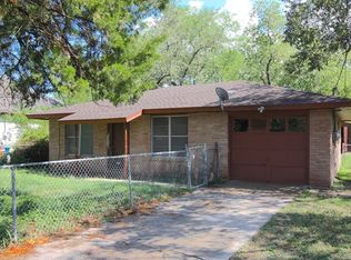 504 E Rachal St, Beeville, TX 78102