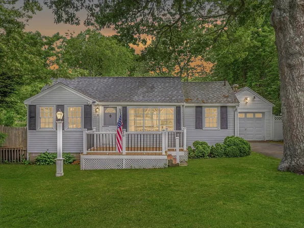 9 Silver Leaf Lane, West Yarmouth, MA 02673