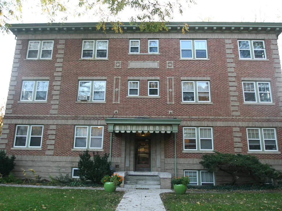 1131 35th St #5B